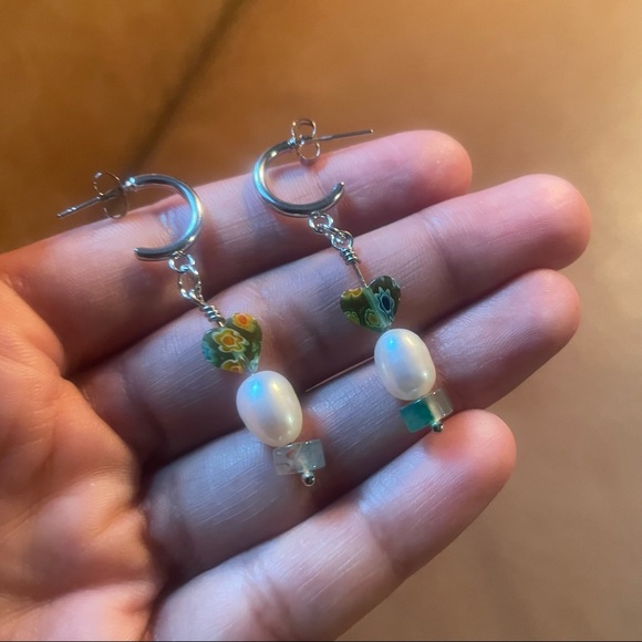 💚Italian millefiori glass bead freshwater pearl hoop earring green silver white - Picture 6 of 7